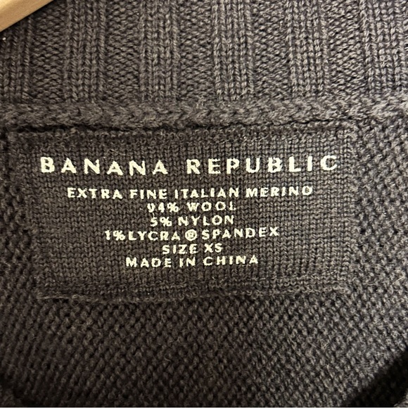 Banana Republic Wool V-Neck Sweater - Picture 3 of 6